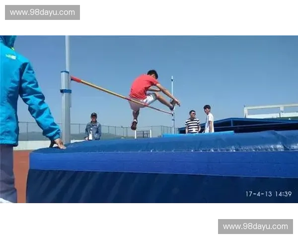 体育生飞机的奋斗之路展现青春力量与拼搏精神